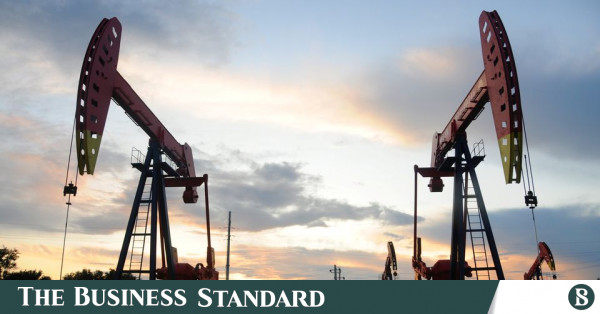 Petrol, resesyon korkuları ve faiz oranlarının görünümü bulutlandırmasıyla ikinci haftalık düşüşüne hazırlanıyor