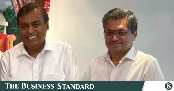 Mukesh Ambani sağ koluna 1.500 Rs değerinde ev hediye etti
