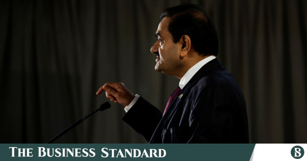 Adani Group, yeni projeleri finanse etmek için 800 milyon dolar toplama görüşmelerinde: Rapor