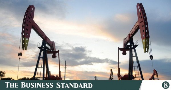 Petrol, resesyon korkuları ve faiz oranlarının görünümü bulutlandırmasıyla ikinci haftalık düşüşüne hazırlanıyor