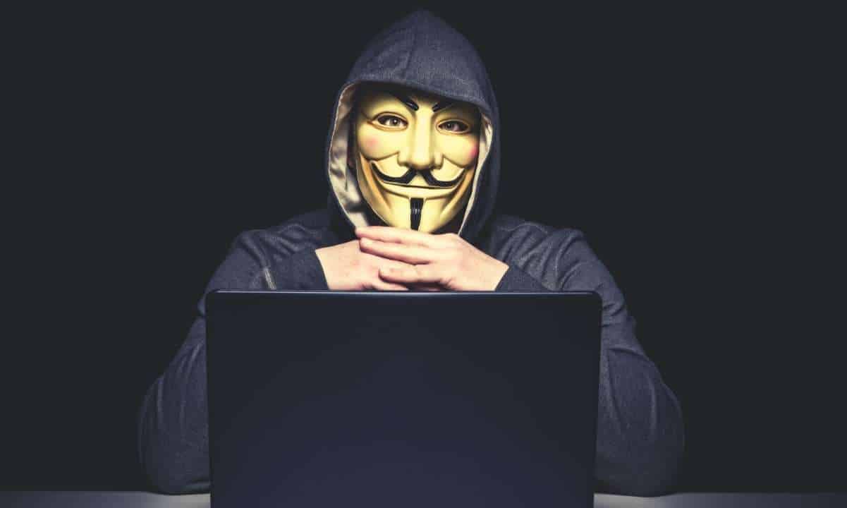 YouTuber, NFT Dolandırıcılığına mı Döndü? On-Chain Sleuth, 1,5 Milyon Dolarlık Kripto Hırsızını Araştırıyor