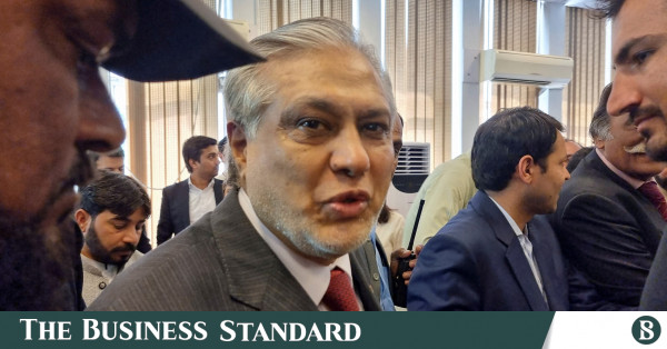 Maliye Bakanı, Suudi Arabistan'ın Pakistan'a IMF kurtarma paketi olarak 2 milyar dolar verdiğini söyledi.