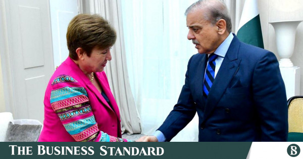 Pakistan, IMF anlaşması kapsamında elektrik tarifelerini artırdı