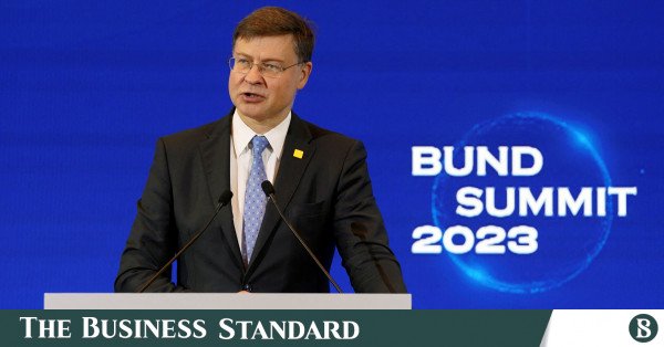 AB ticaret şefi: Çin, AB'nin risk algısını azaltmak için 'çok şey' yapabilir