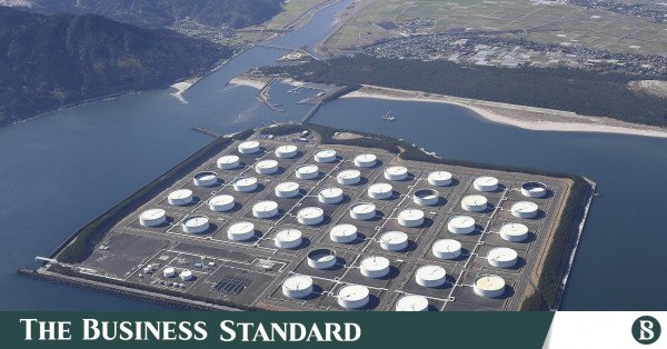 Yardım konvoylarının savaş halindeki Gazze Şeridi'ne ulaşmasıyla petrol fiyatları düştü