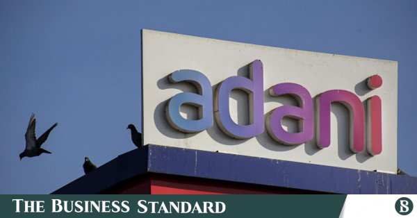 Adani Total, hisselerdeki %85'lik düşüşle Hindenburg'un tahmin ettiği değerlemeyi karşıladı