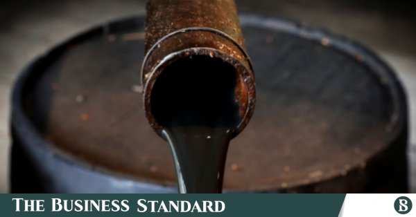 Petrol, jeopolitik risk priminin azalmasıyla haftalık kayıplara yöneldi