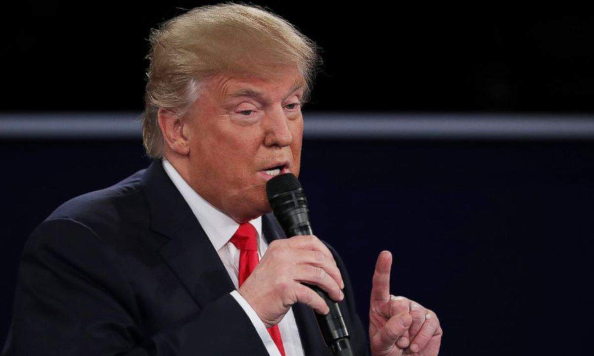 Eski ABD Başkanı Trump'ın ETH Cüzdanında Toplam 2,4 Milyon Dolarlık NFT Telif Hakkı Satışı Gösteriliyor