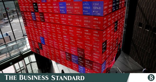 Tech Asya hisselerini düşürdü, dolar enflasyon verileriyle yükseldi