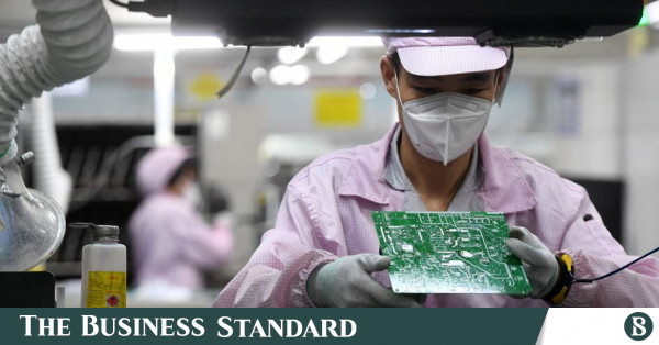 Çin'de fabrika faaliyetleri beş aylık düşüşün ardından arttı