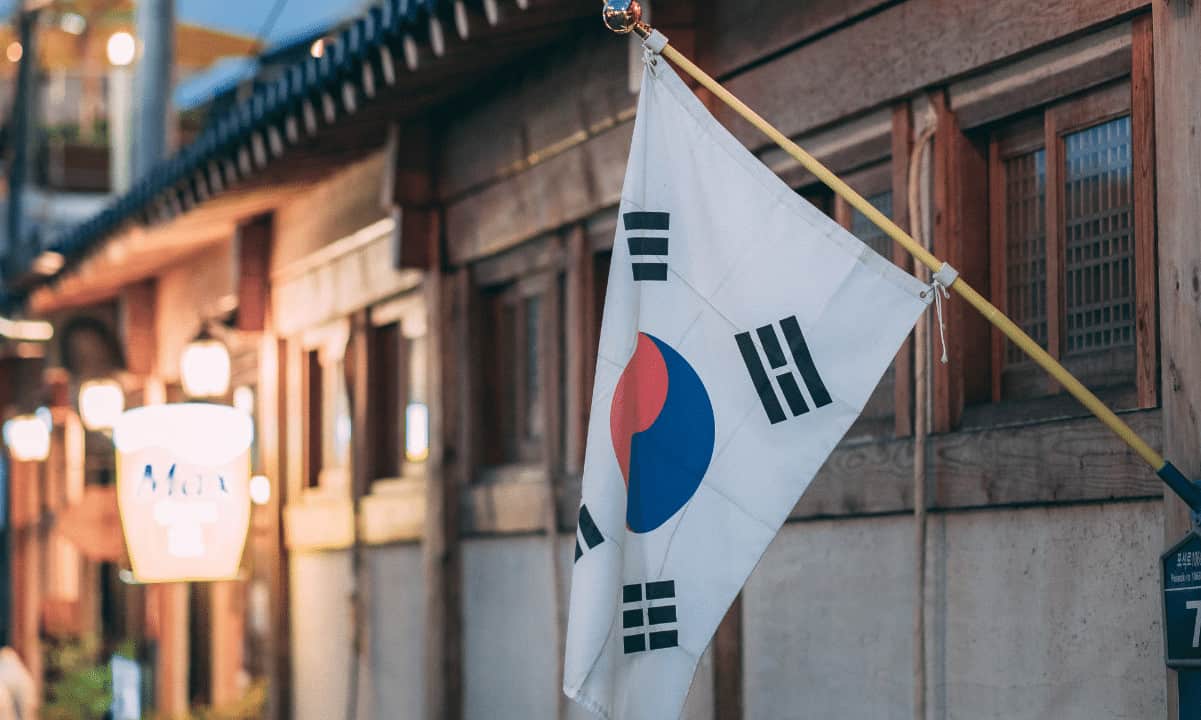 Güney Kore Polisi, Kıdemli Vatandaş Kripto Dolandırıcılığında 4,1 Milyon Dolar Kaybettikten Sonra 2 Dolandırıcıyı Yakaladı