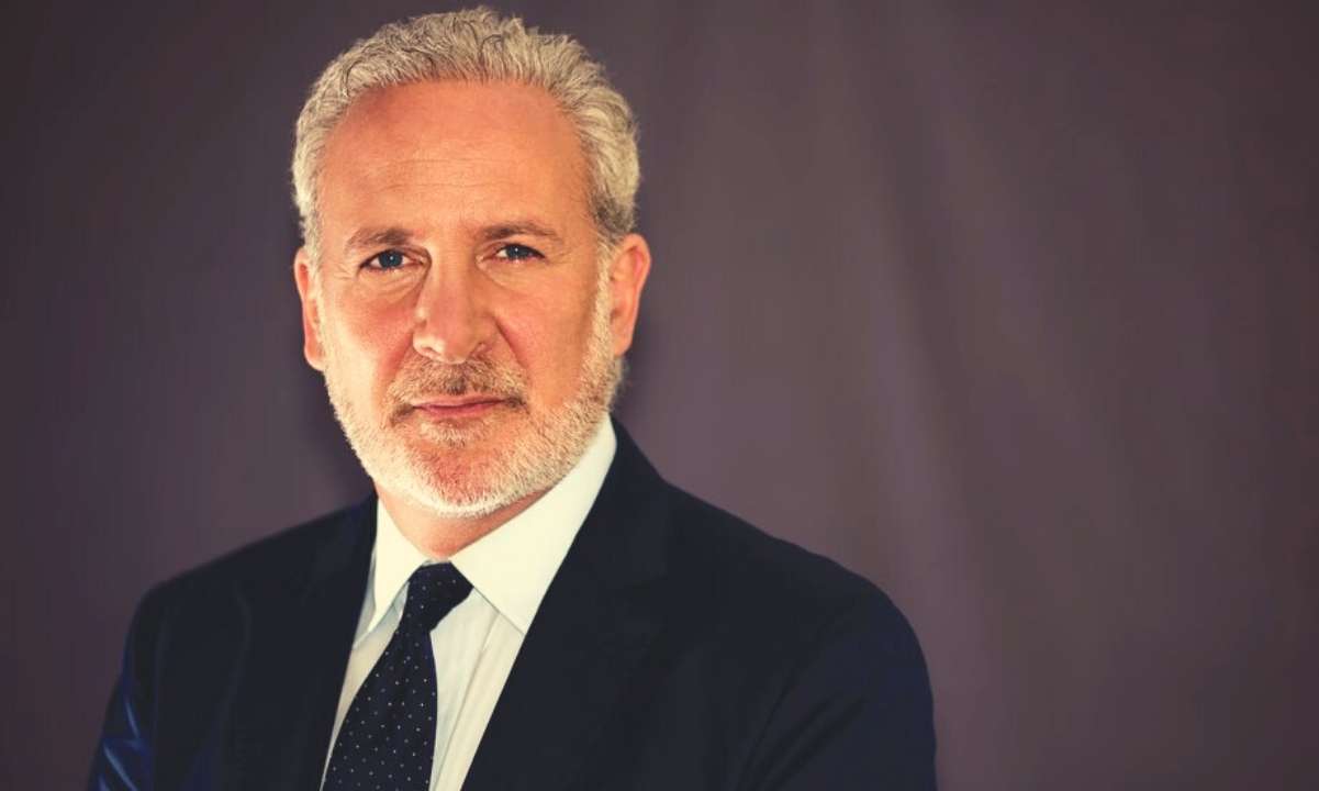 Peter Schiff, Peter Schiff'in Şeylerini Yapıyor: Ethereum ETF'lerinin Bitcoin İçin Nasıl Kötü Olacağını Açıklıyor