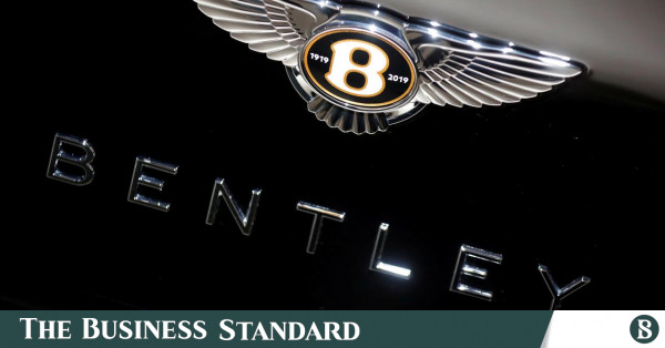 Bentley CEO'su, zenginlerin 'duygusal hassasiyet' yaşaması nedeniyle satışların düştüğünü söyledi