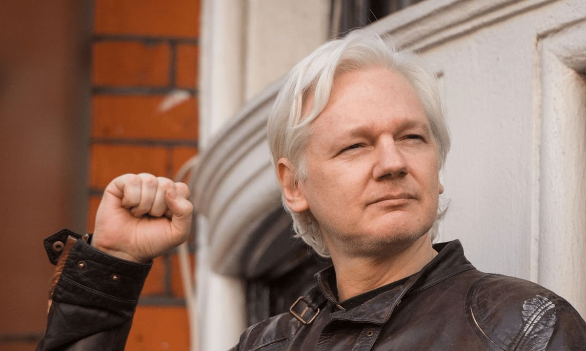 WikiLeaks Kurucusu Julian Assange, ABD'nin Savunma Anlaşmasından Sonra İngiltere Hapishanesinden Serbest Bırakıldı